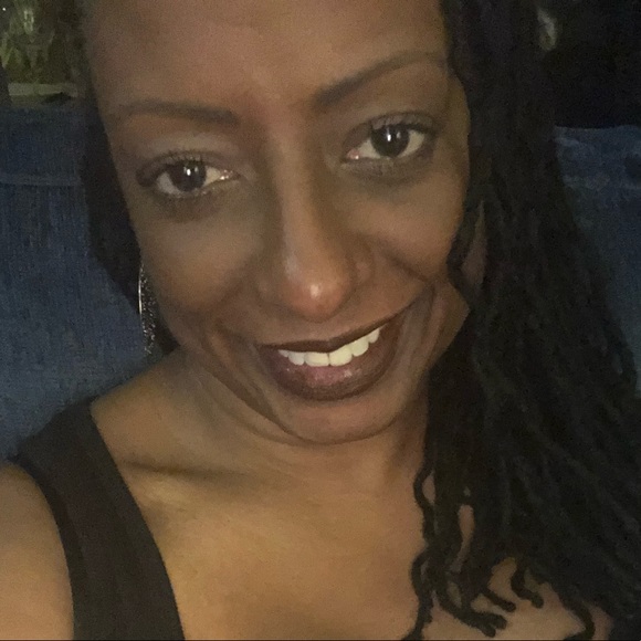 Meet your Posher, Deanna - Picture 1 of 1